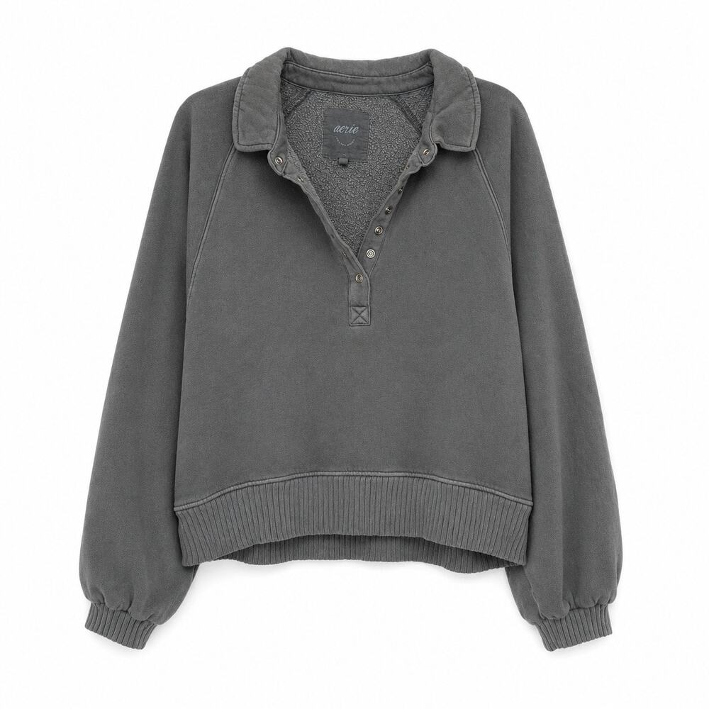 Aerie oversized sweatshirt with 1/4 snap up buttons. Gray women L